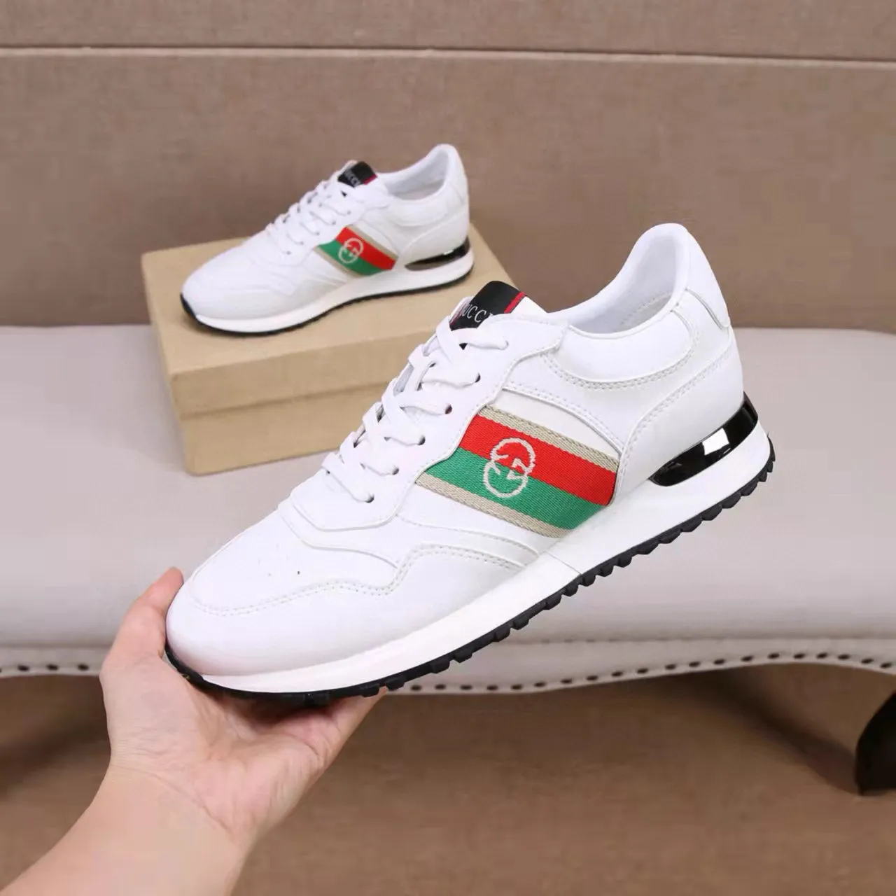 Factory price: 400💰[Gucci men's sports shoes] Gucci fashionable casual men's shoes🇨🇳Original 1:1 mold opening, new model debuts first💯Not high-profile but avant-garde, simple, low-key and fashionable, super versatile style🌿Made of original cowhide➕Sheepskin lining🎋The version is comfortable on the feet, first-class workmanship🍍Number: 38-44, (45 customized)